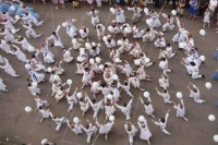 1600 калушан одночасно танцюють віденський вальс