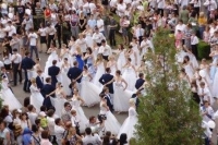 1600 калушан одночасно танцюють віденський вальс